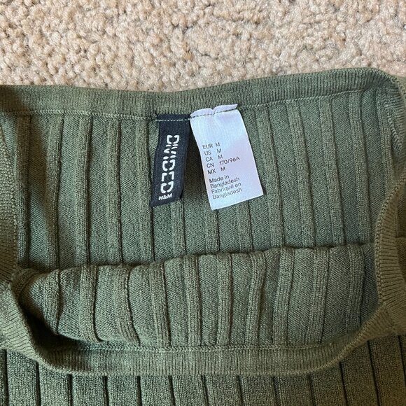 Divided by H&M Olive Green Ribbed High Neck Tank Top- Size M - Picture 4 of 4